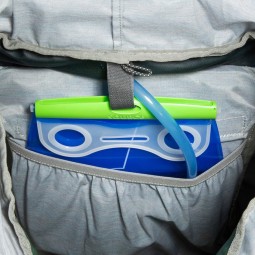 Vorrichtung für Trinkblase im Tatonka Yukon JR 32 Rucksack