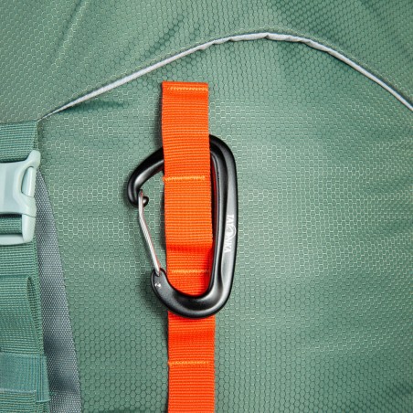 Schlaufen am Tatonka Yukon JR 32 Rucksack für die Befestigung von Kleinkram mit Karabinern