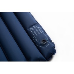 Exped Versa 4.5R Isomatte mit Handpumpe an der Seite