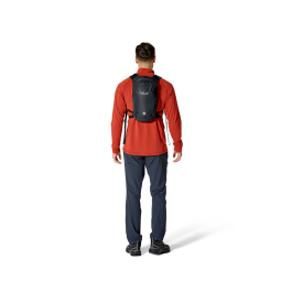 Rab Tygen 6 Tagesrucksack black beispielhaft am Rücken getragen
