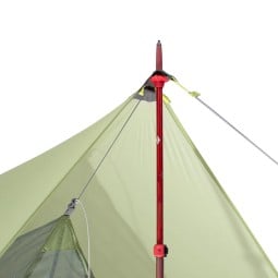 Sea to Summit Escapist Mesh Bug Shelter beispielhafte Ansicht Tarp und Shelter mit Trekkingstock aufgestellt