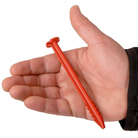 Swiss Piranha Peg RT120 10er Pack Größenvergleich mit Hand