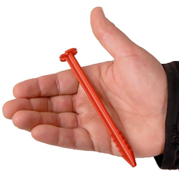 Swiss Piranha Peg RT120 10er Pack Größenvergleich mit Hand