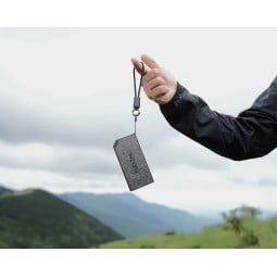 Flextail Zero Powerbank 10000C mit USB-C Halteschlaufe und Ladekabel in einem