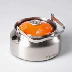 GSI Glacier Stainless Tea Kettle beispielhaft mit Kartusche darin