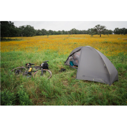 Gossamer Gear The Free Ultraleichtzelt im Bikepacking Einsatz