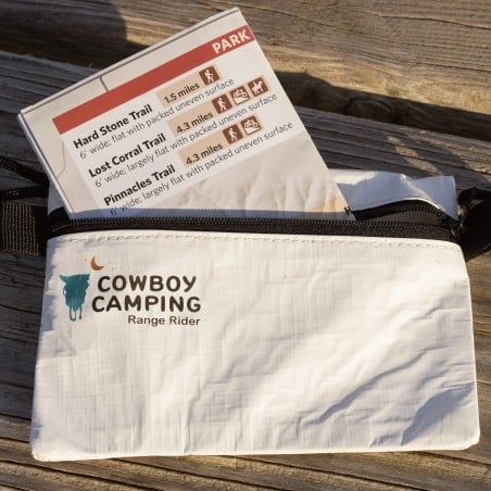 Cowboy Camping Range Rider beispielhaft mit Wanderkarte darin