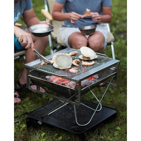 Snow Peak Snow Peak Takibi Fire & Grill Set Pack & Carry Fireplace Kit Größe L im Einsatz