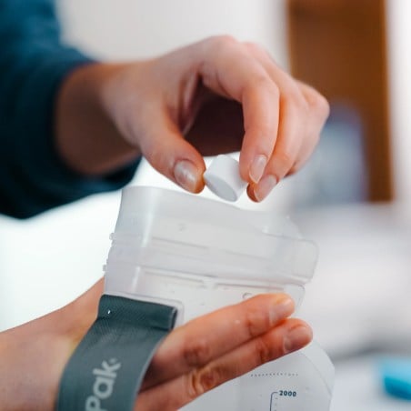 HydraPak Bottle Bright Reinigungstabletten in einer Trinkblase verwendet