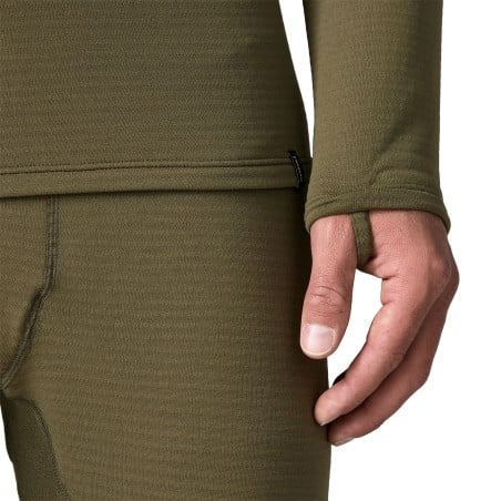 Patagonia Capilene Thermal Weight Zip Neck mit minimalistischen Daumenschlaufen