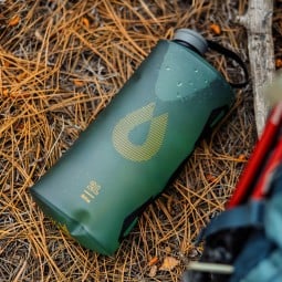 HydraPak Seeker Faltflasche 2 Liter Sage Green im Einsatz