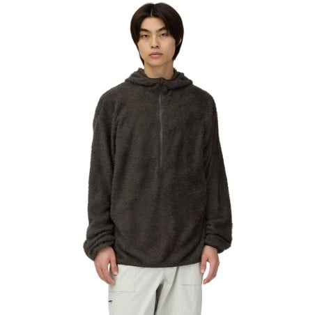 Snow Peak Alpha Direct 90 Hoodie angezogen