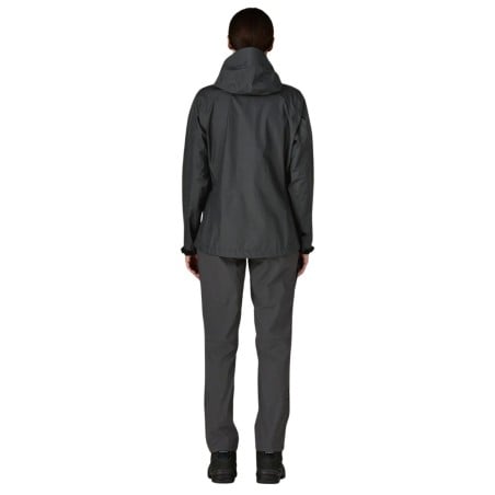 Patagonia Torrentshell 3L Rain Jacket Damen Black Rückseite mit Modell Gr. S 175 cm