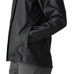 Patagonia Torrentshell 3L Rain Jacket Damen Black Rückseite mit Modell Gr. S 175 cm mit großen Einschubtaschen