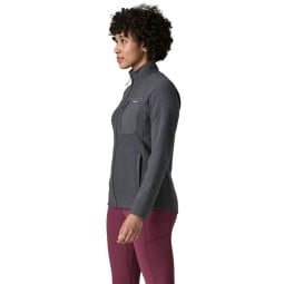 Patagonia R1 Air Jacket Damen Smolder Blue an Modell mit 174cm in Gr. S im Profil