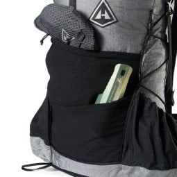 Hyperlite Mountain Gear Unbound 55 Rucksack Grey mit zwei geräumigen Fronttaschen aus Mesh.