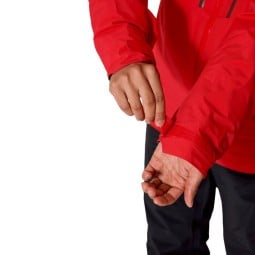 Rab Firewall Guide Regenjacke mit verstellbaren Armsaum.
