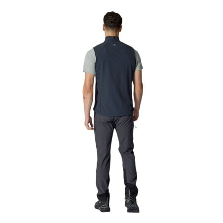 Rab Borealis Hoody Vest Beluga getragen an Model Rückseite