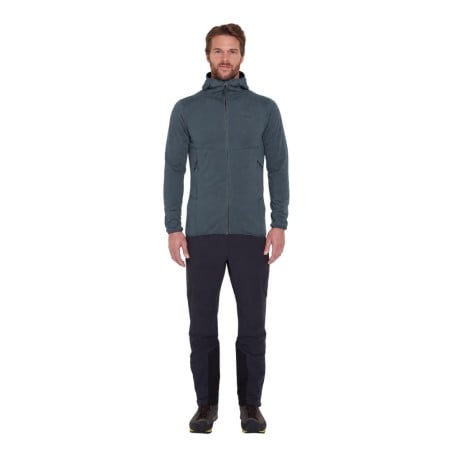 Rab Evolute Hoodie Fleecejacke Beluga an Model
