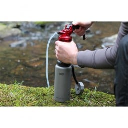 Vargo Titanium Para-Bottle Beispielbild mit aufgesetztem Wasserfilter