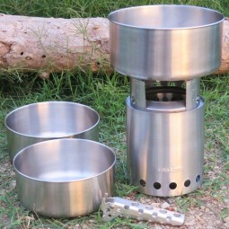 Solo Stove 3 Pot Set zusammen mit Holzofen