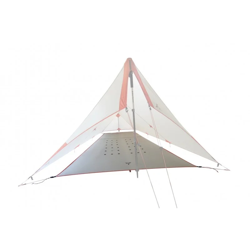 SlingFin Footprint unter dem dazugehörigen Tarp eingesetzt
