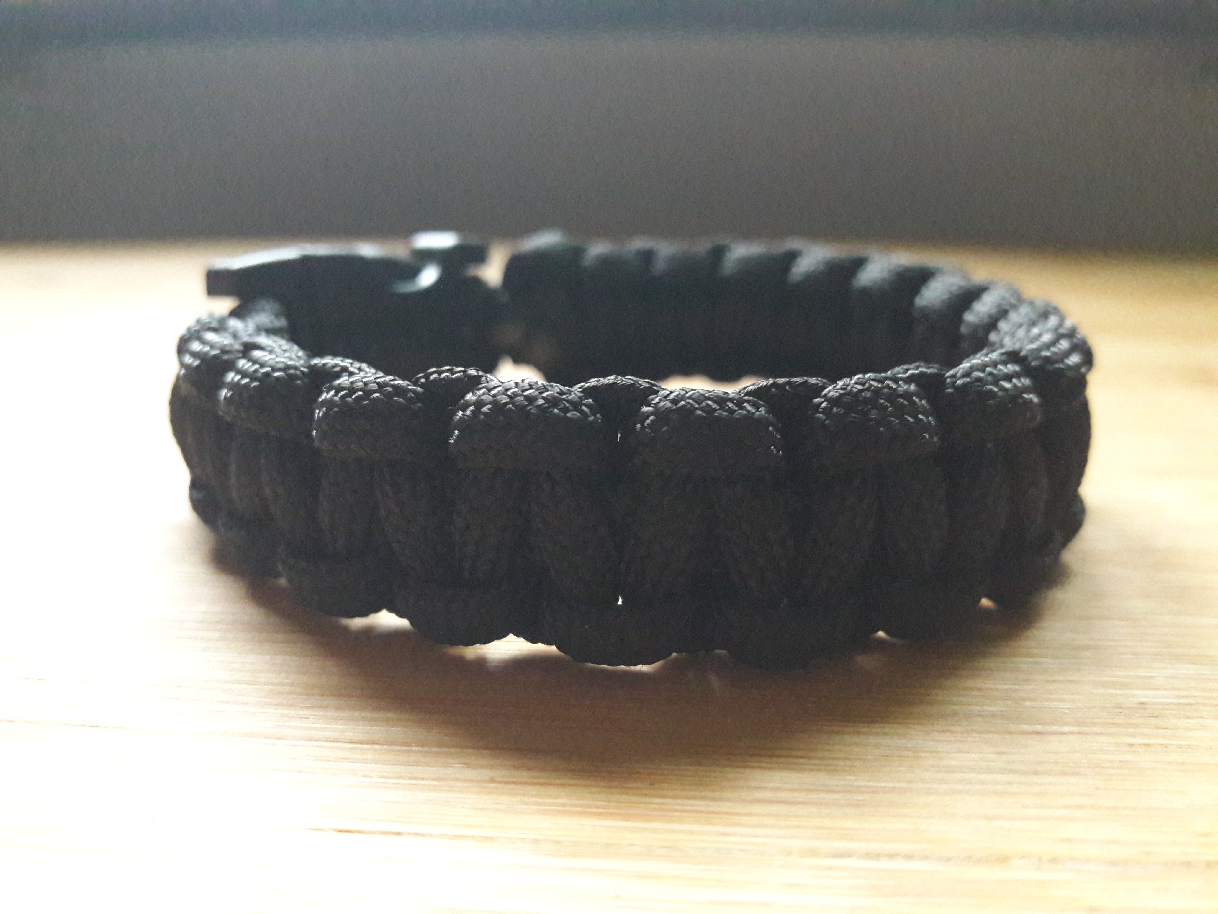 Fertiges Paracord Armband