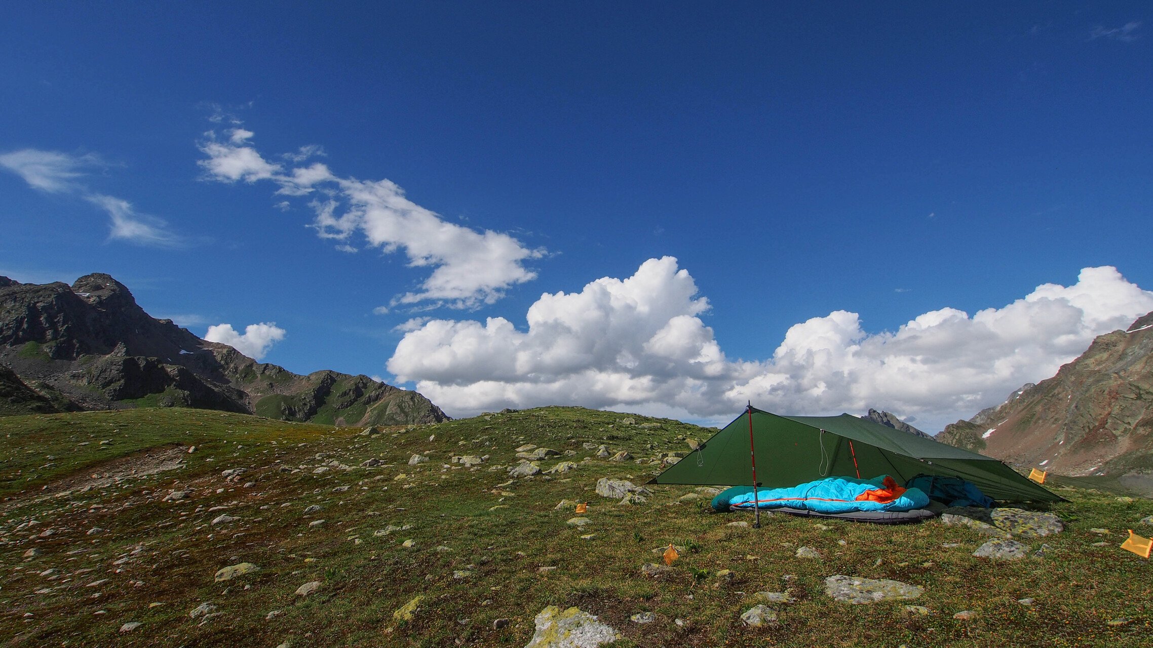 Die Umgebung spielt beim Temperaturempfinden eine große Rolle wie hier beim offenen Tarp