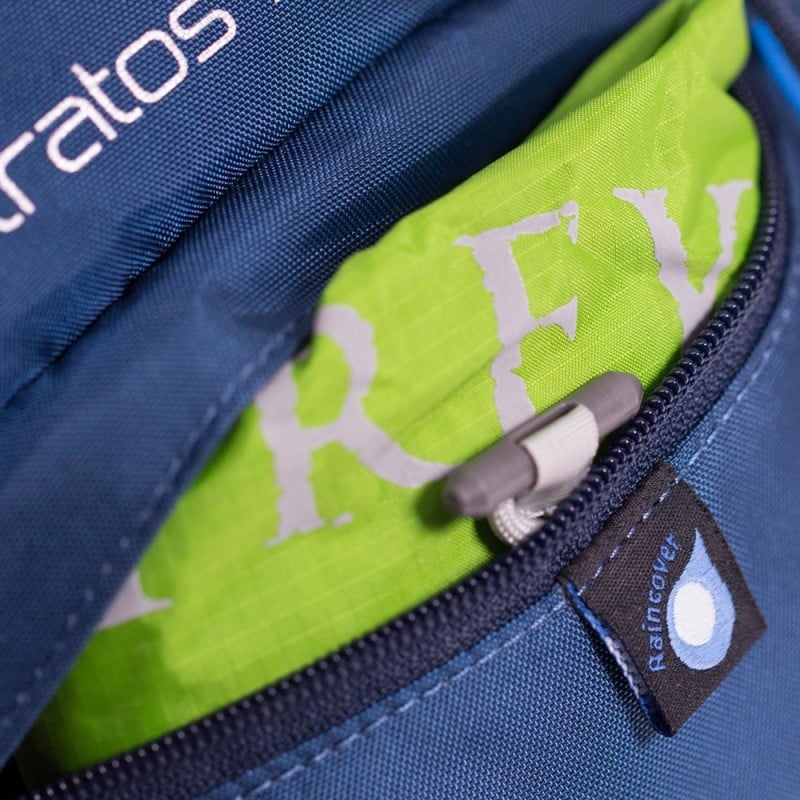 Integrierte Regenhülle bei einem Osprey Rucksack