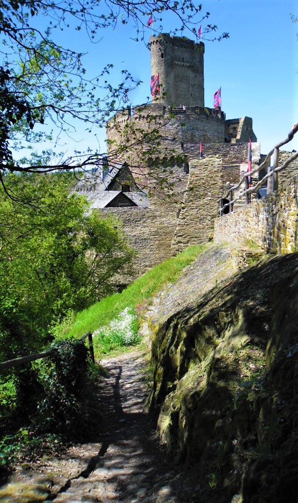 Ehrenburg Bergschluchtenpfad