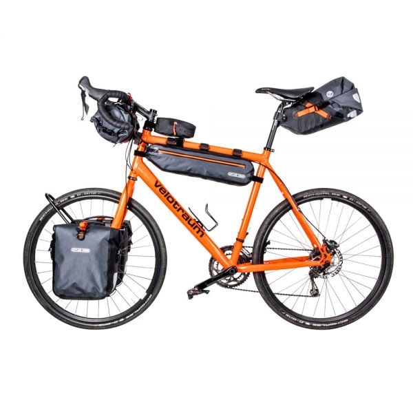 Fahrrad mit Bikepacking Taschen von Ortlieb