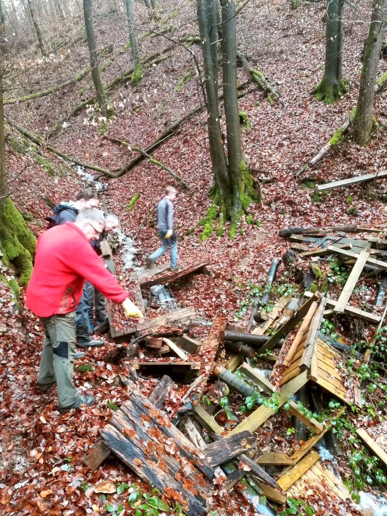 Schutt im Wald bei Dattenfeld
